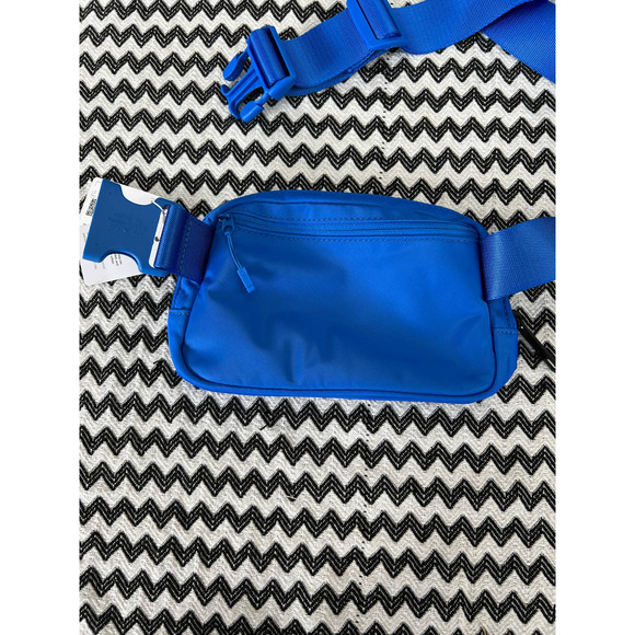 NWT Wild Bluebell lululemon Everywhere Belt Bag EBB (1L) - Picture 8 of 16